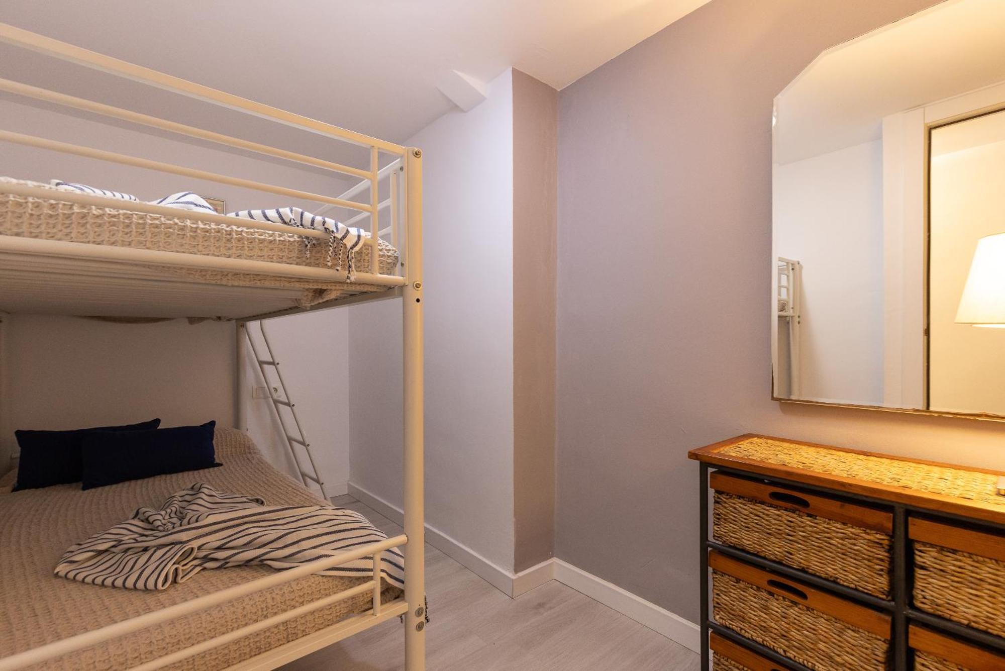 Uhc Rodas Apartments サロウ エクステリア 写真