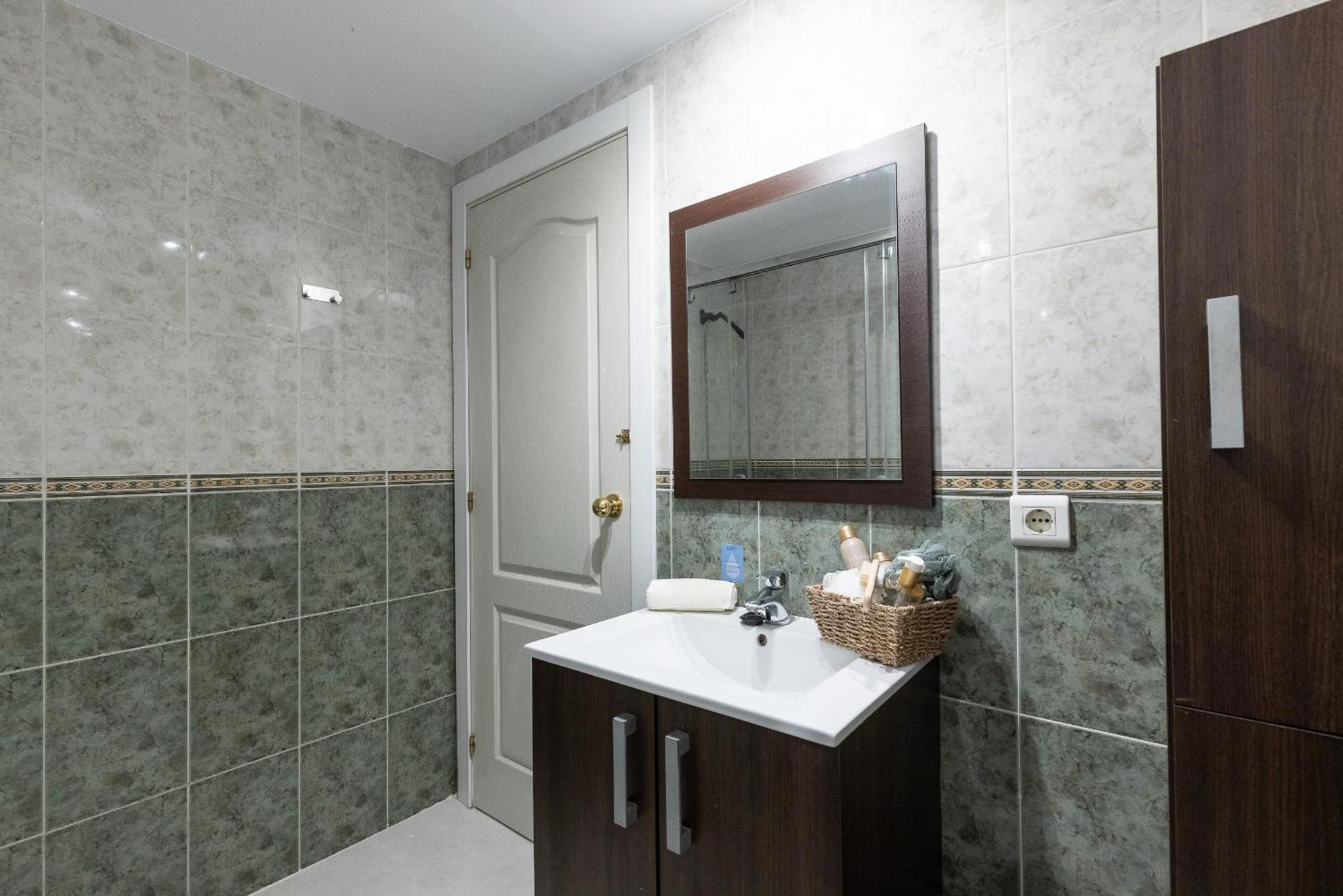 Uhc Rodas Apartments サロウ 部屋 写真