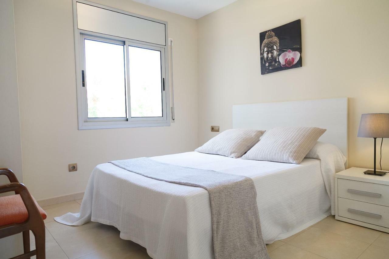 Uhc Rodas Apartments サロウ エクステリア 写真