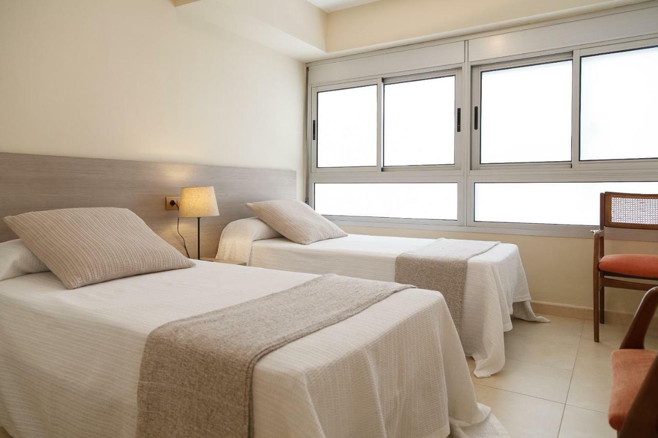 Uhc Rodas Apartments サロウ エクステリア 写真