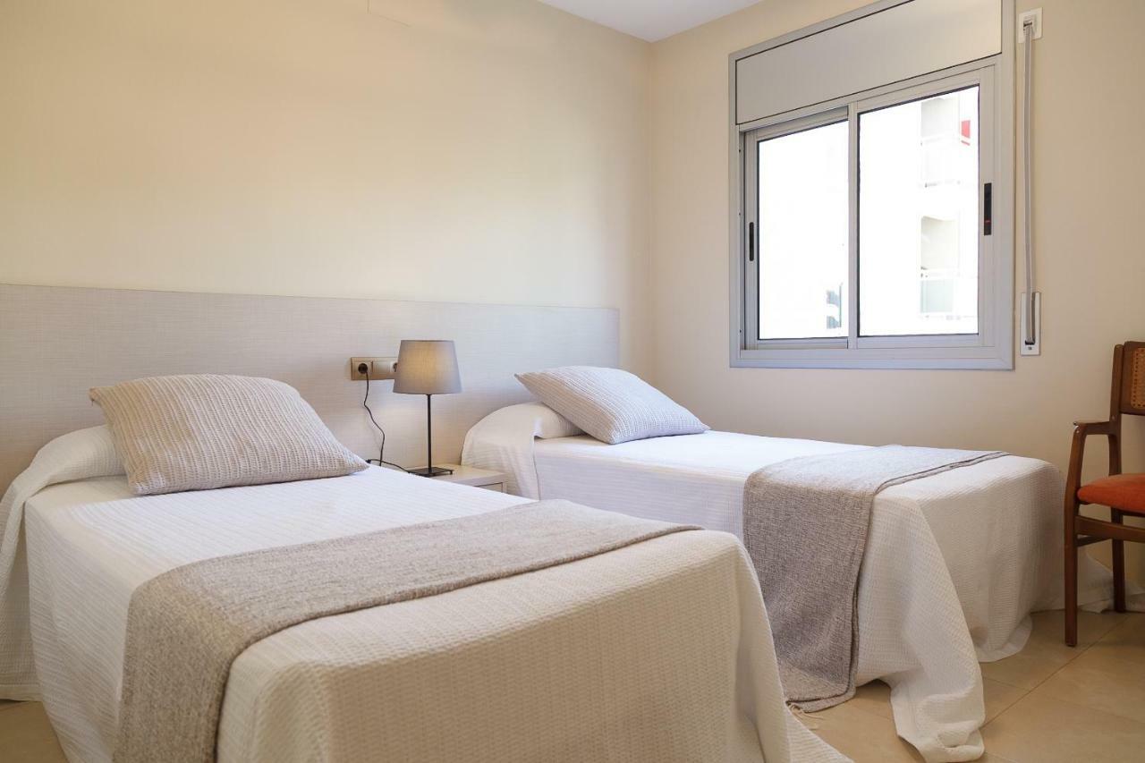 Uhc Rodas Apartments サロウ エクステリア 写真